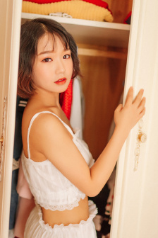 在卧室征服美艳妈妈全文